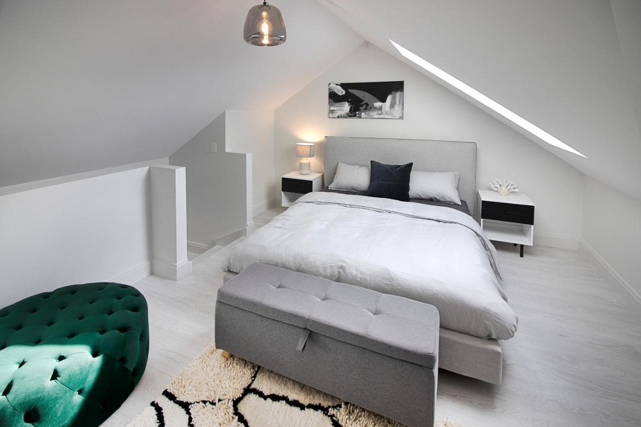 Hillbrook - A Luxurious Guesthouse Ohauiti ภายนอก รูปภาพ